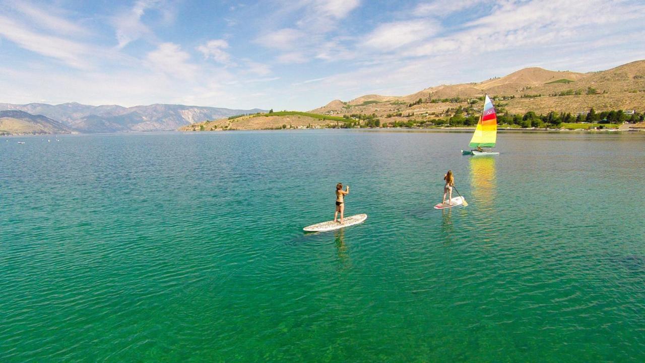 Next To Lake, Pool, 10 Acre Park, 1 Mile To Town, Prices Chelan