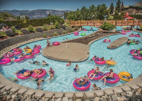 Next To Lake, Pool, 10 Acre Park, 1 Mile To Town, Prices